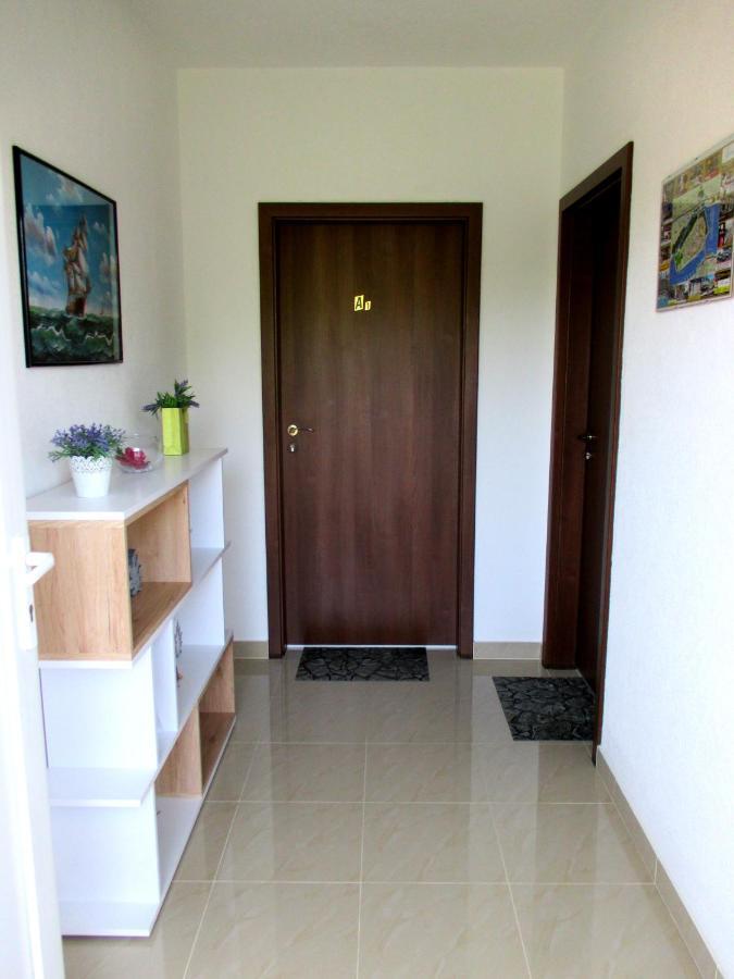 Apartment Zunabovic Trogir Exteriör bild